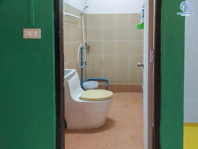 *****ทาวน์เฮ้าส์มือสองย่านนนทบุรี ม.วรพัต สุขาภิบาล5 เนื้อที่เกือบ 18 ตร.ว. ฟังก์ชัน 2 ห้องนอน 2 ห้องน้ำ 1 ที่จอดรถ บ้านเย็นสบาย บรรยากาศเป็นส่วนตัว ทำเลบนถ.สุขาภิบาล 5 ใกล้ทางด่วน "ฉลองรัช" และรถไฟฟ้าสายสีเขียว "สถานีสะพานใหม่" ราคาคุ้มสุด!